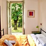 Montino Coliving ホステル