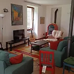 Montino Coliving ホステル *