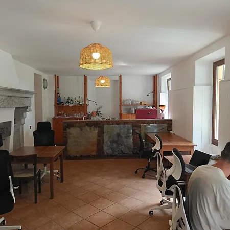 Montino Coliving Vandrerhjem
