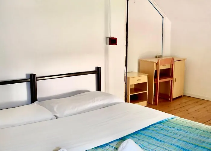 Montino Coliving Vandrerhjem Oggebbio