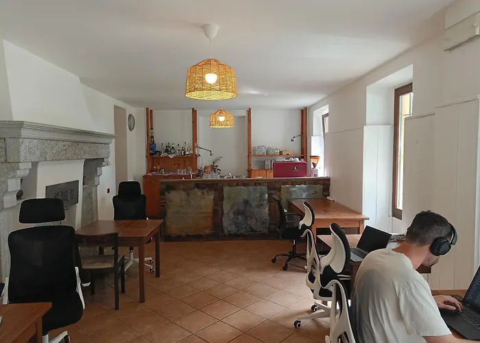 Montino Coliving Vandrerhjem
